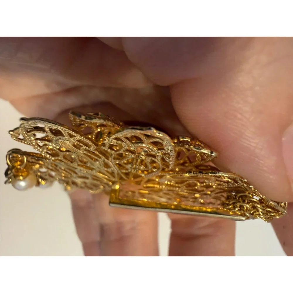 Vintage‎ Gold Tone Filigree Slide Necklace Ruby Red Cabochon Faux Pearl Dangle